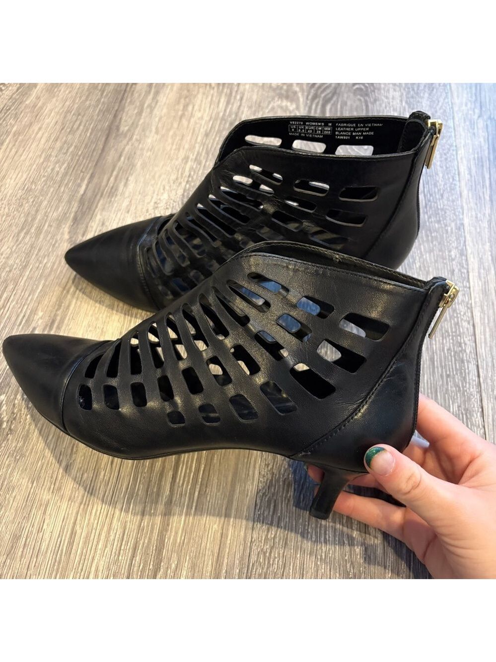Rockport Trutech Black Leather Cut-Out Pointed Toe Ankle Booties Size 8.5
